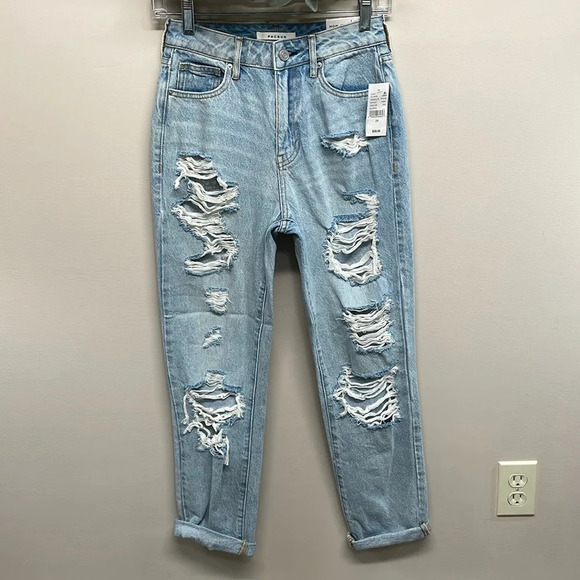 NWT PacSun Mom Jeans High Rise Elvira Light Wash Distressed Destroyed 24 - Picture 1 of 16
